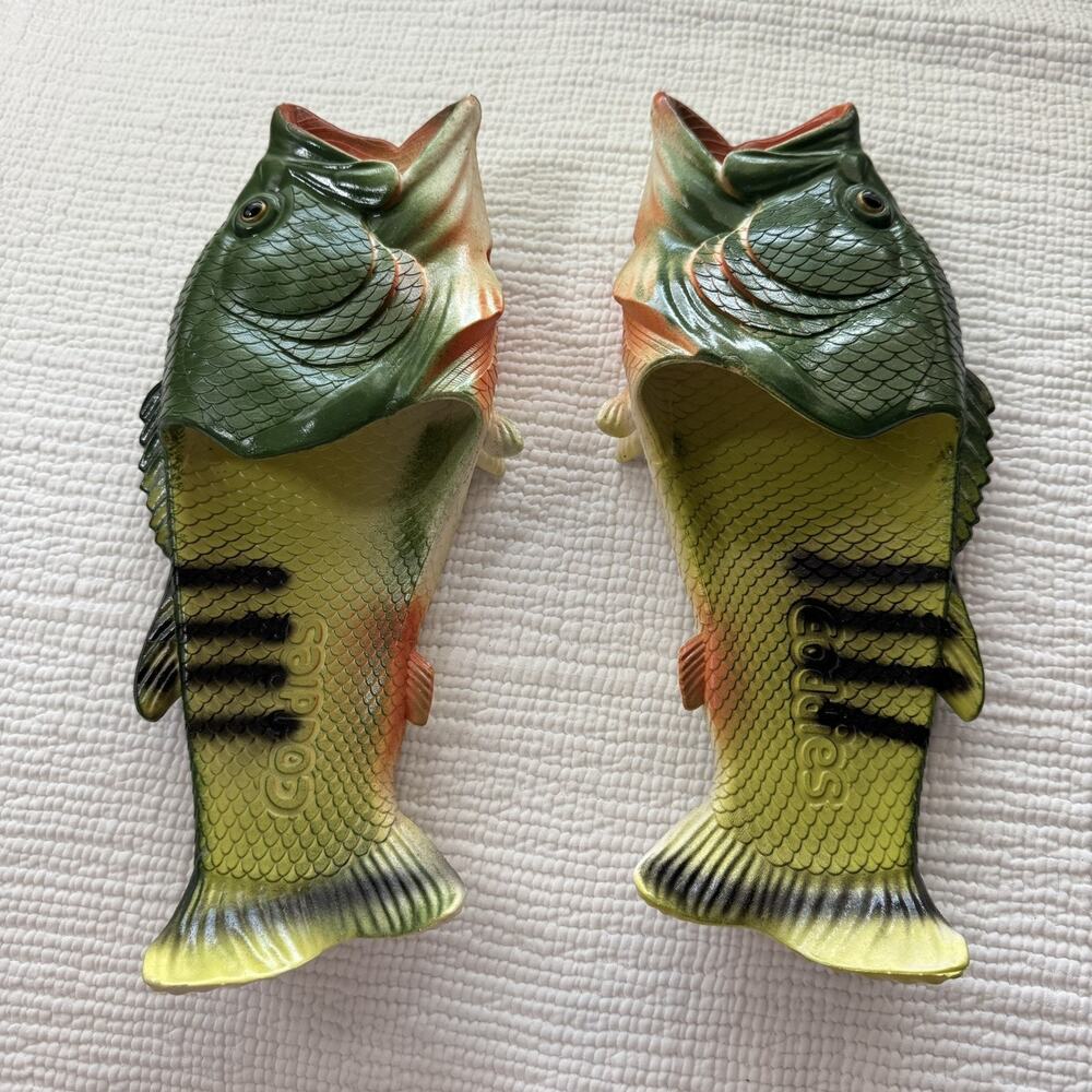 Coddies Fish Flip Flops Bass Men 12-13 Slippers Slide Sandals Novelty Fisherman